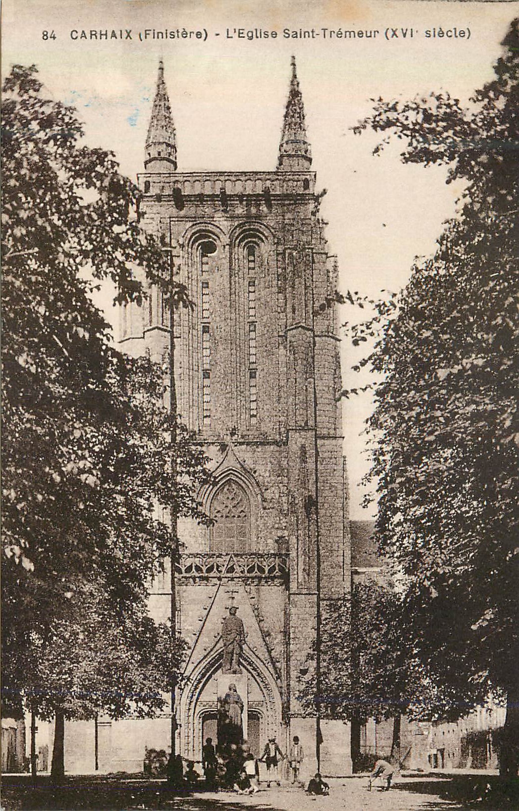 CPA Carhaix (Finistere) L'Eglise Saint Tremeur (XVI Siecle)