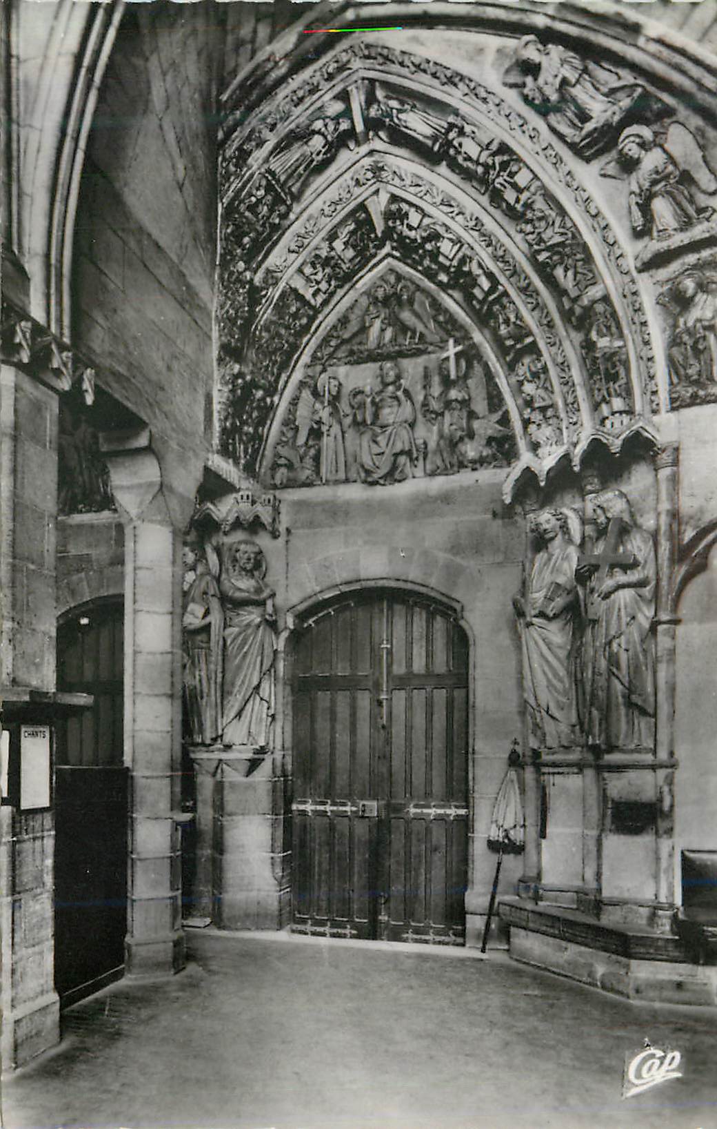 CPM Bayonne la cathedrale Portail de la sacristie XIIIe s le Jugement Dernier