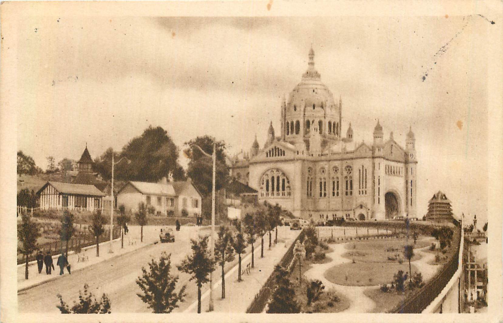 Lisieux (Calvados) — La Basilique — Éditions Artistiques et Publicitaires