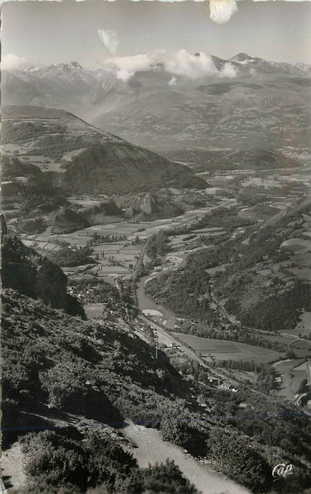 CPM Lourdes Vue sur la Vallee d'Argeles prise du Pie du Jer