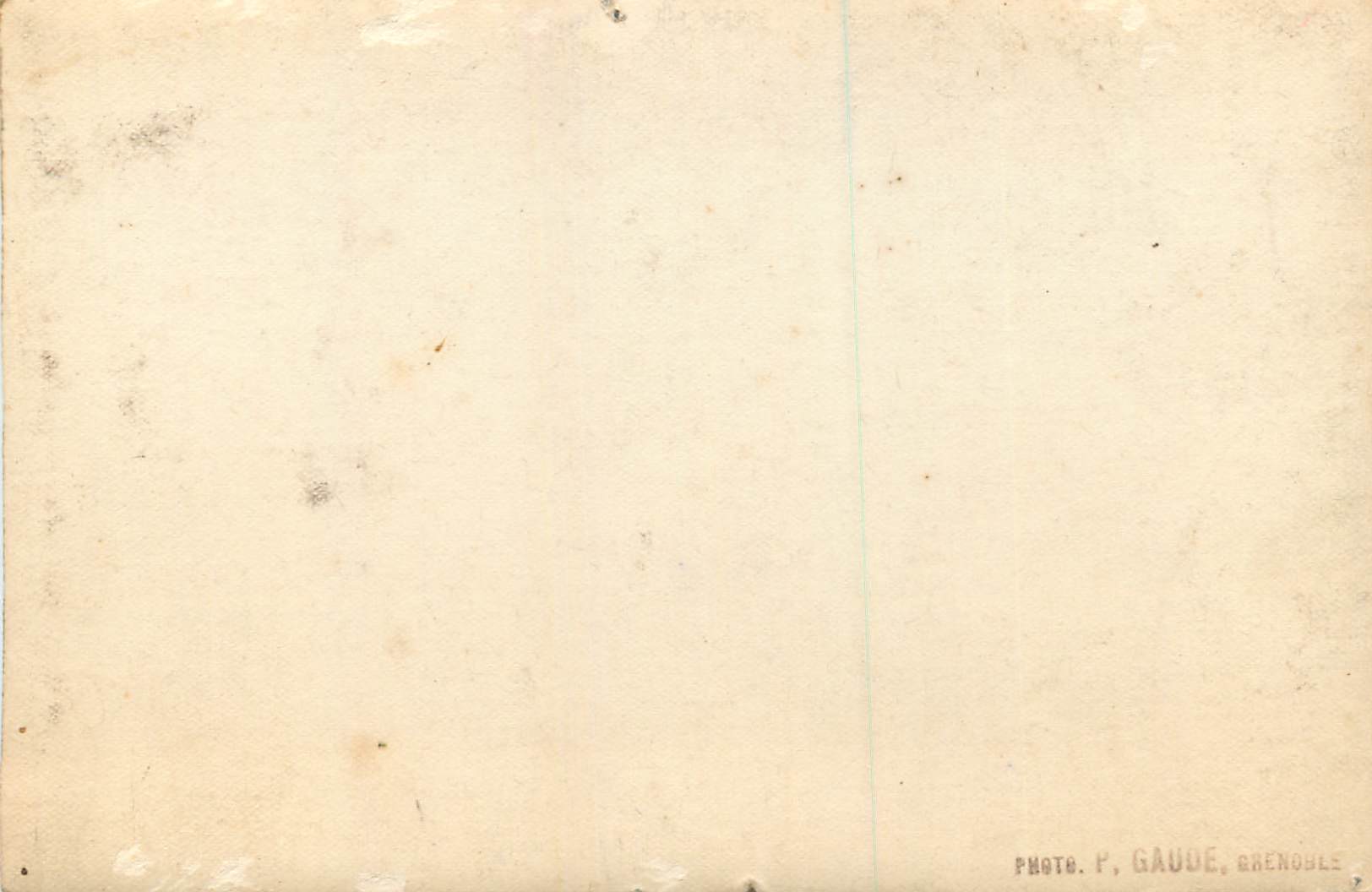 Vue de Grenoble — montagnes en arrière-plan — Photo P. Gaude, Grenoble — Rückseite