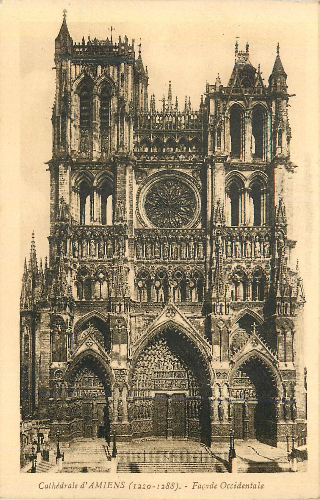 CPA Cathedrale d'Amiens (1220 1288 ) Facade Occidentale