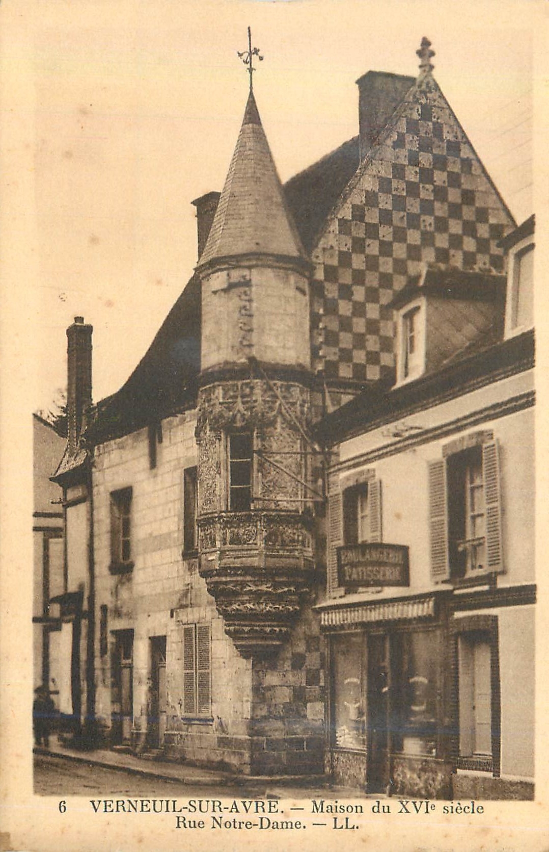 Verneuil-sur-Avre — Maison du XVIe siècle — LL.