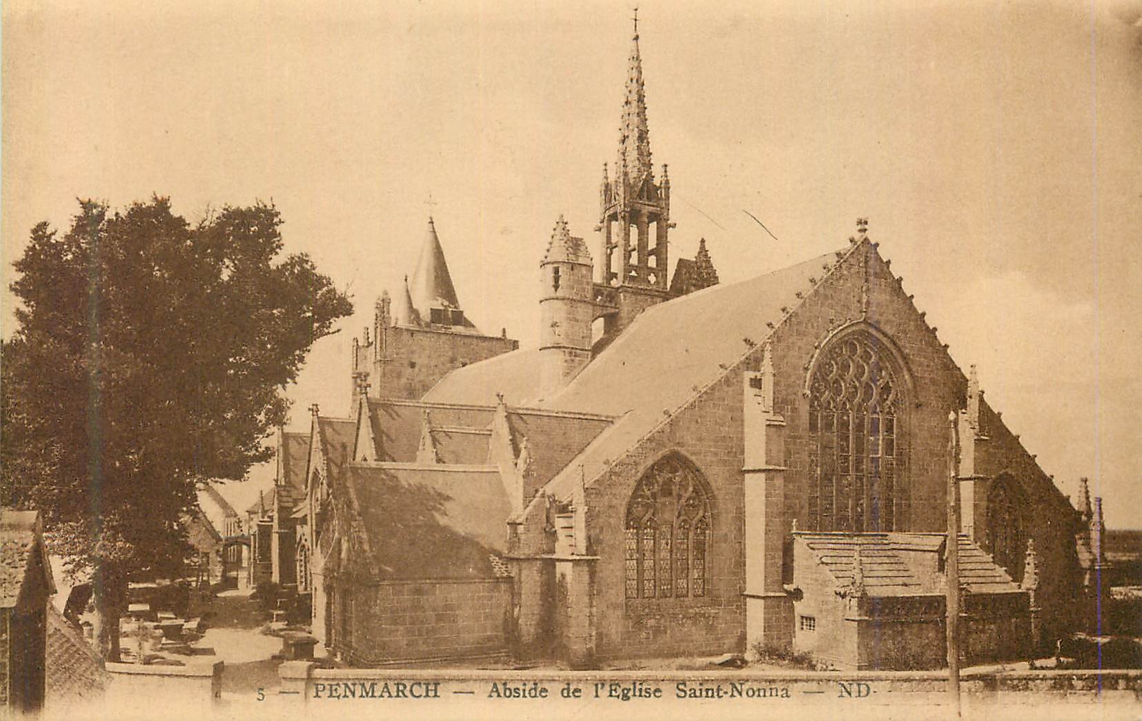CPA Penmarch Abside de l'Eglise Saint Nonna
