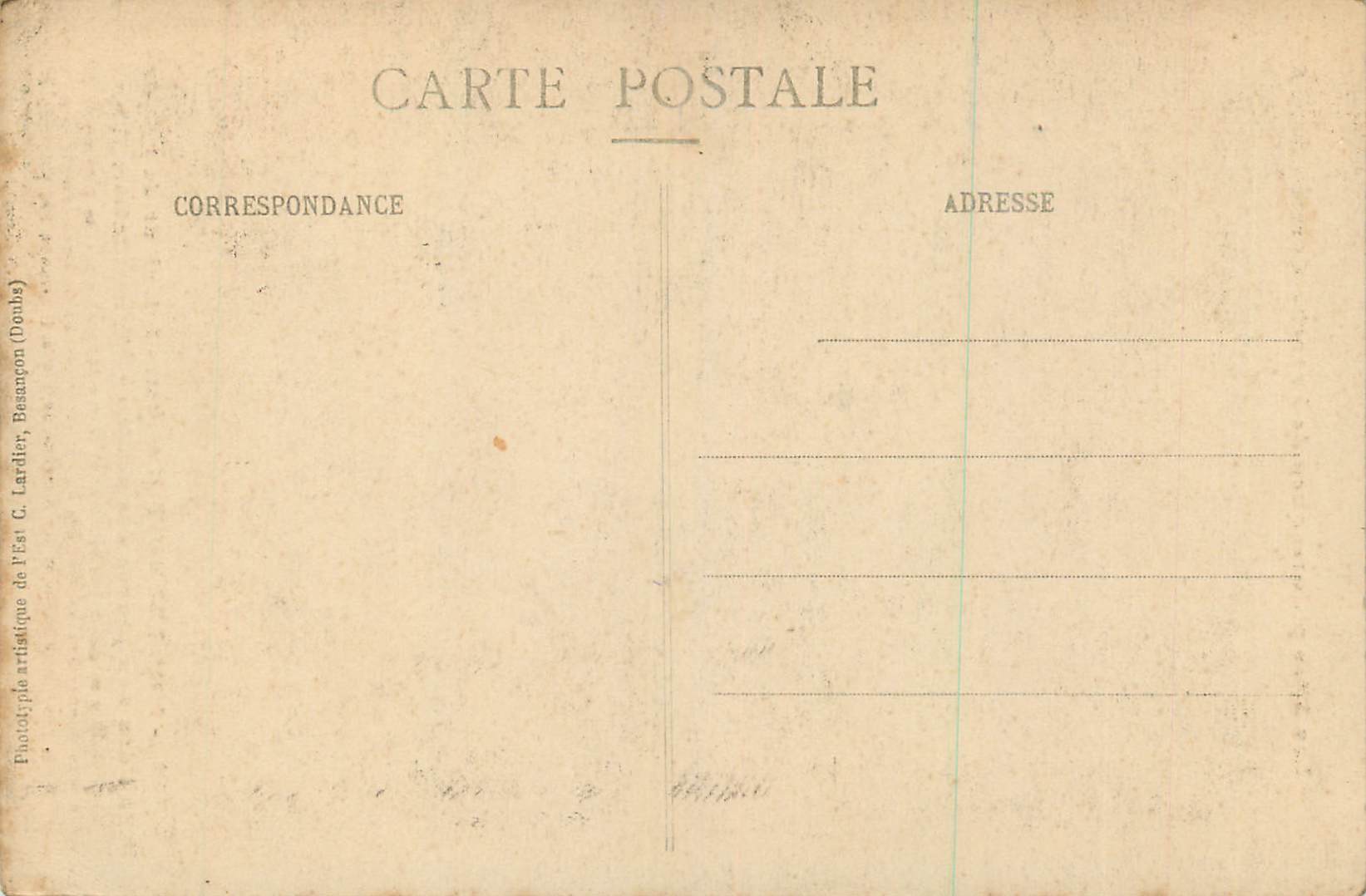 Montbenoît (Doubs) — Intérieur de l'Église — Détail des sculptures des stalles — L'Humiliation d'Aristote — C. L., B. — Verso