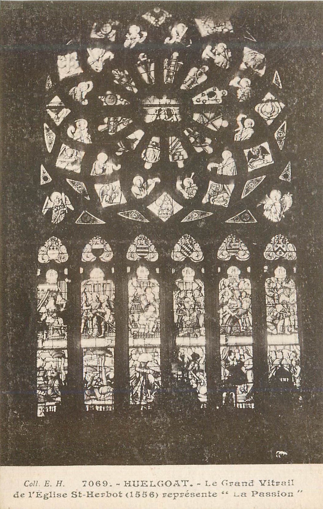 CPA Huelgoat le Grand Vitrail de l'Eglise St Herbot (1556) Represente la Passion