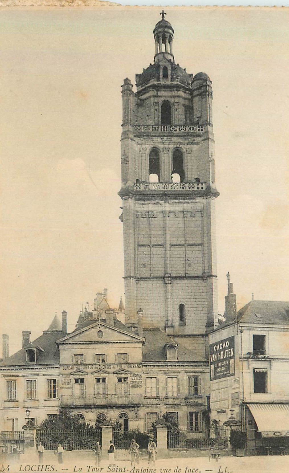 CPA Loches la Tour Saint Antoine vue de Face