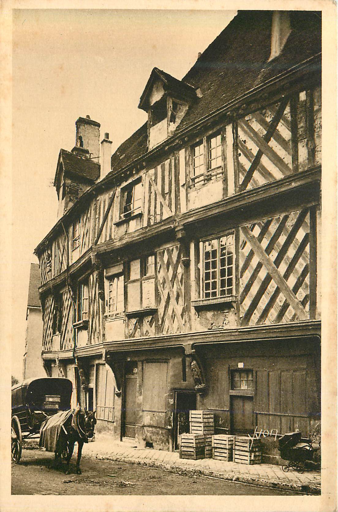 CPA Chartres la Maison du Saumon la Douce France