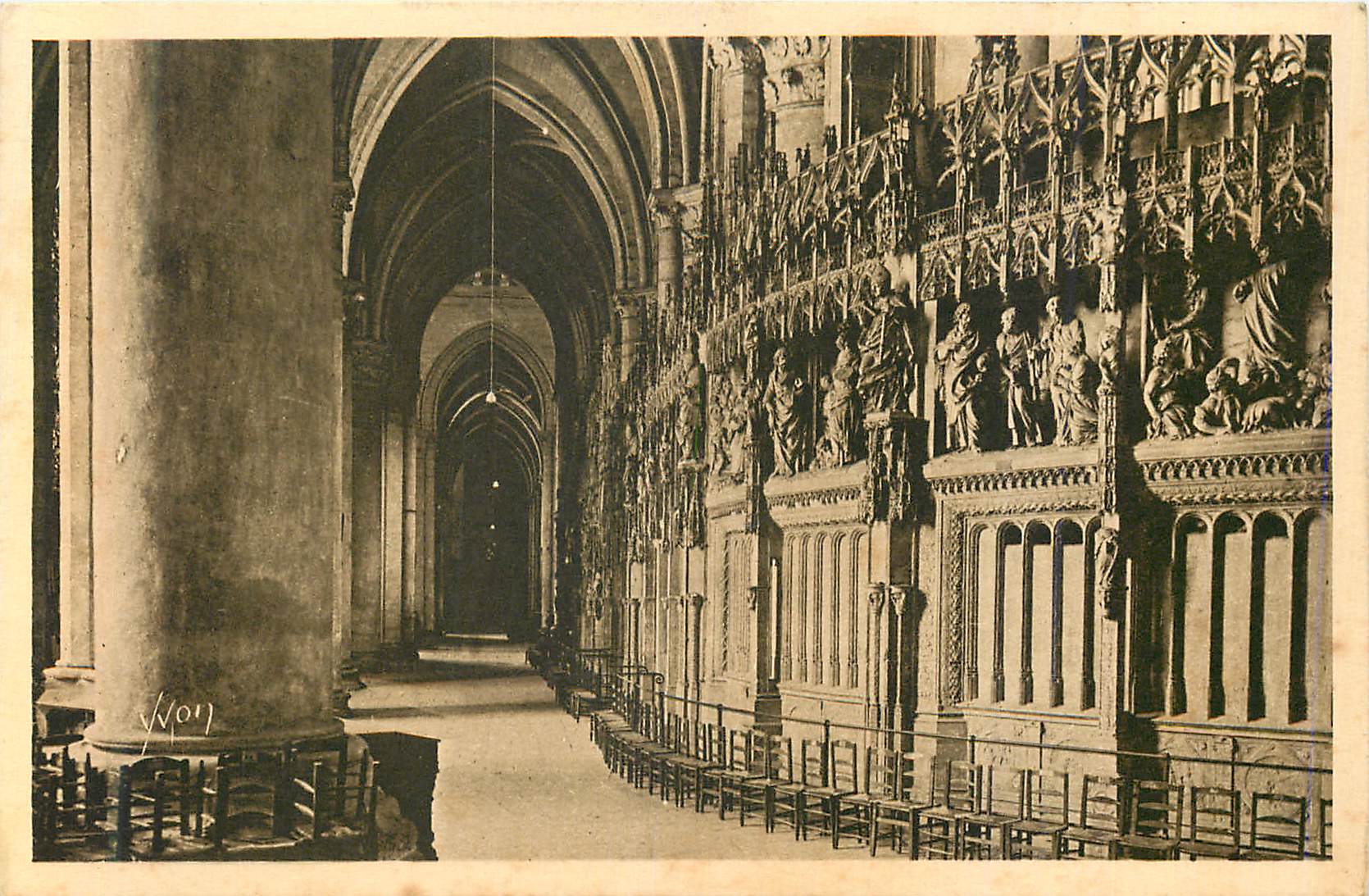 CPA Chartres Interieur de la Cathedrale le Deambulatoire la Douce France