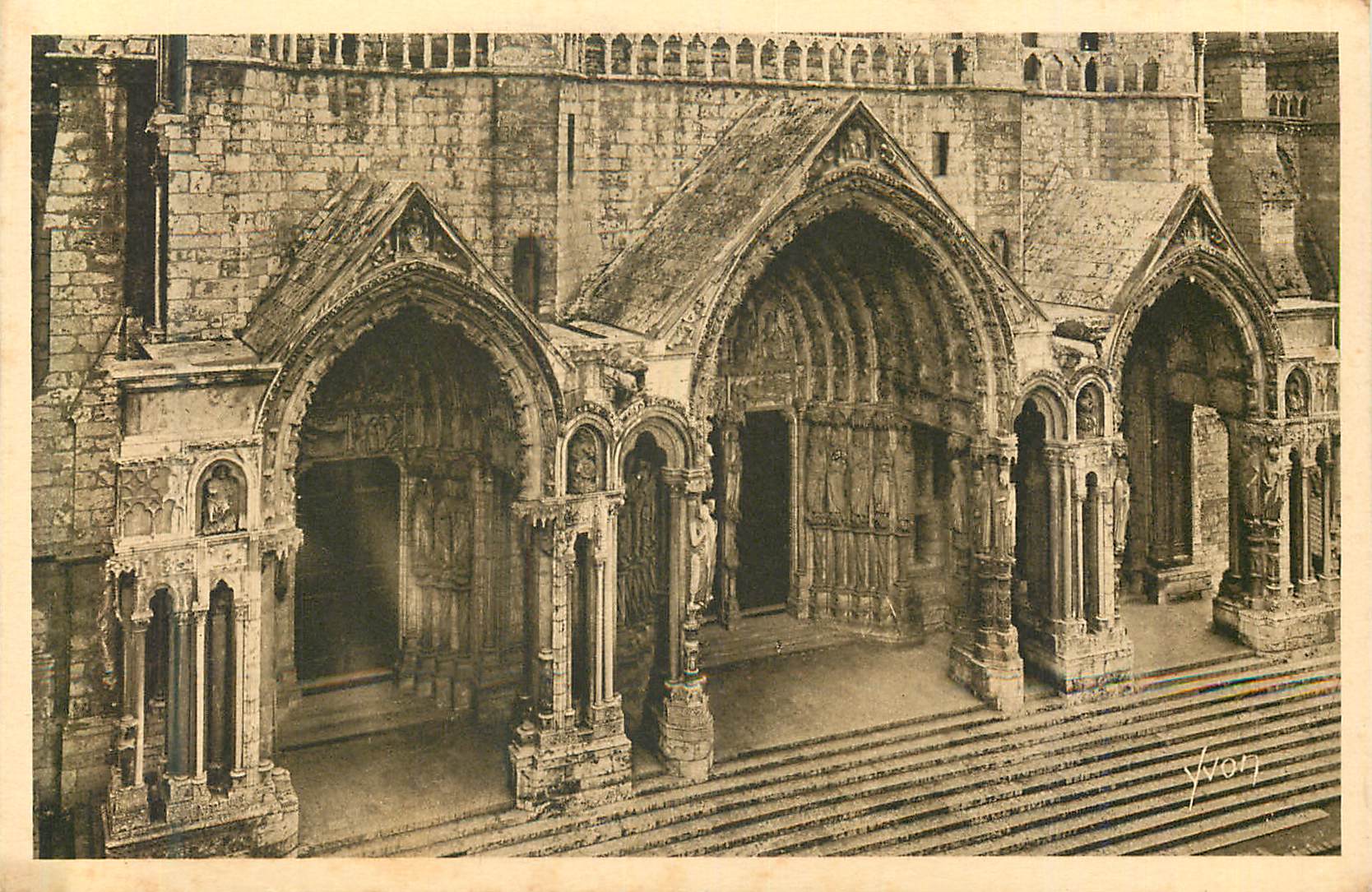 CPA Chartres le Portail Nord la Douce France