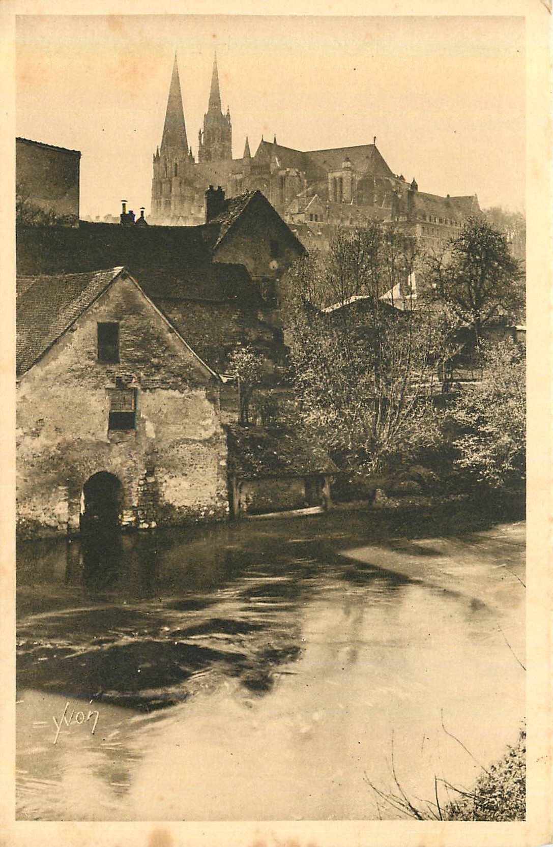 CPA Chartres Matinee de Printemps sur les Bords de l'Eure la Douce France
