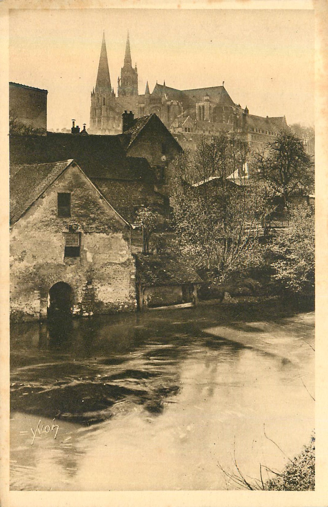 CPA Chartres Matinee de Printemps sur les Bords de l'Eure la Douce France