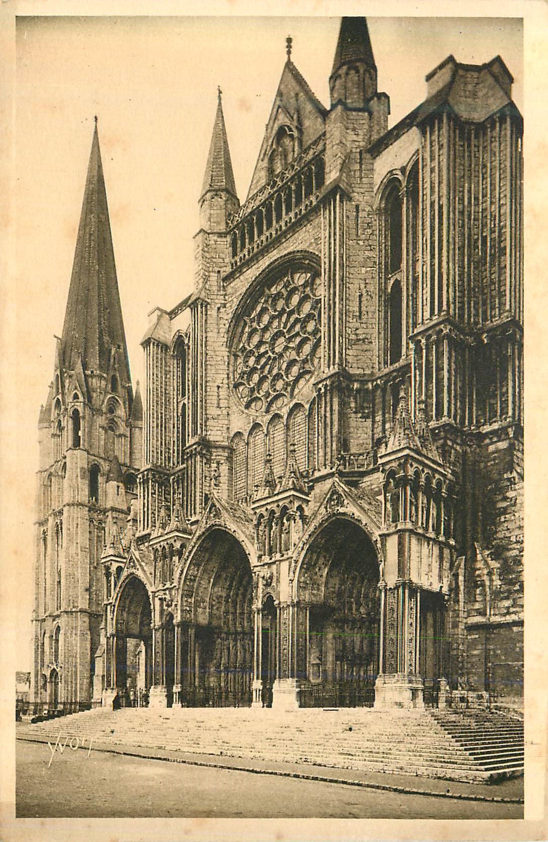 CPA Chartres le Portail Sud et la Vieille Tour