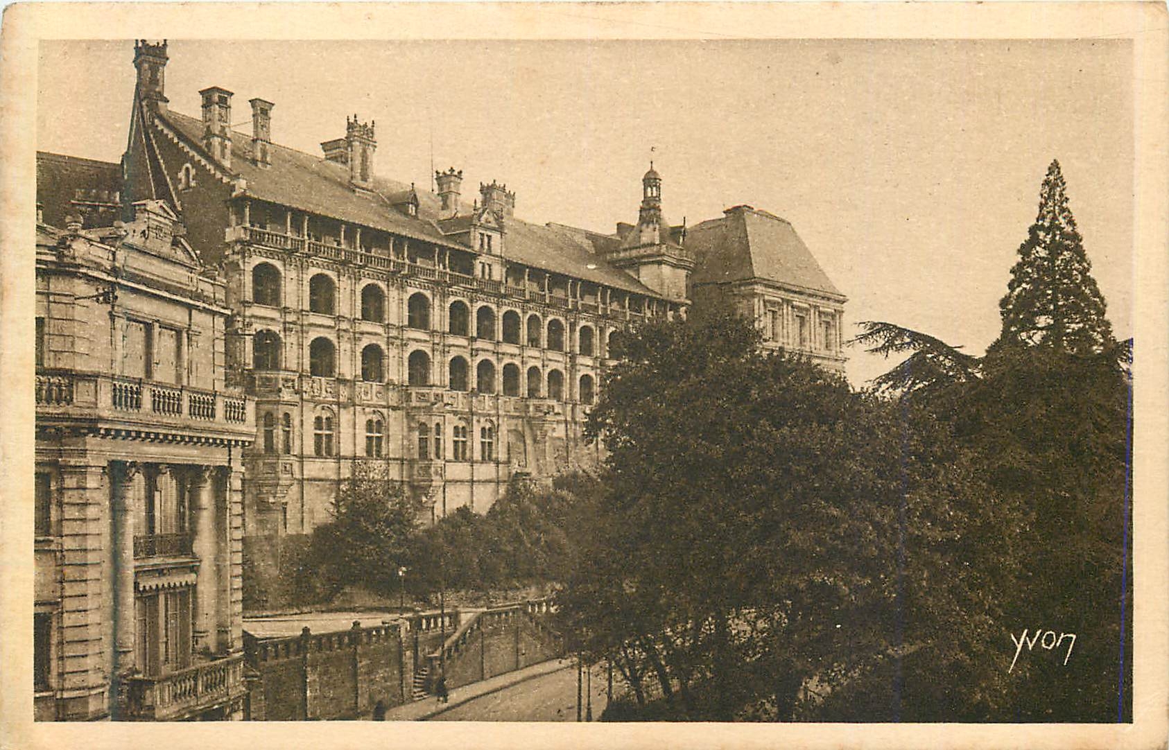 CPA Chateau de Blois Aile Francois Ier la Douce France Chateaux de la Loire