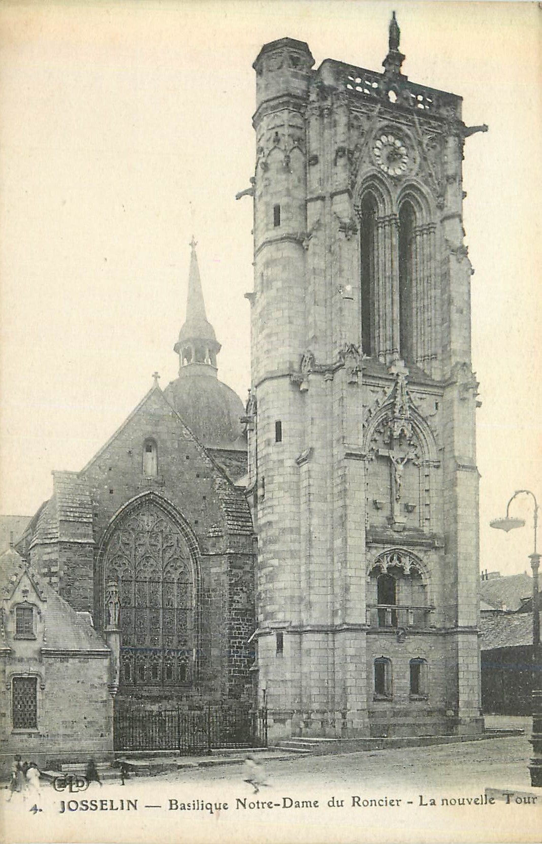 Josselin — Basilique Notre-Dame du Roncier — La nouvelle Tour