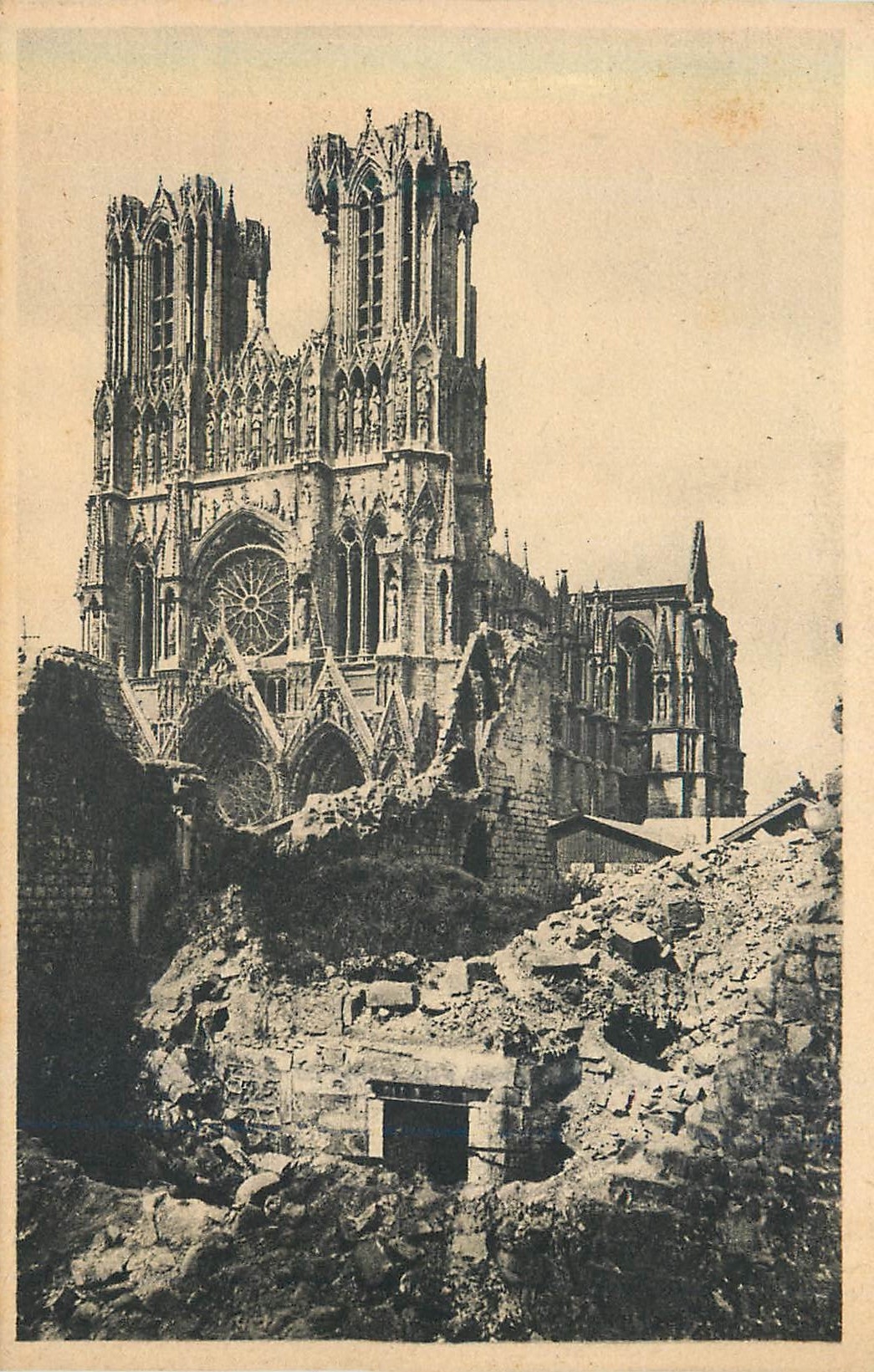 CPA la Cathedrale de Reims en 1918