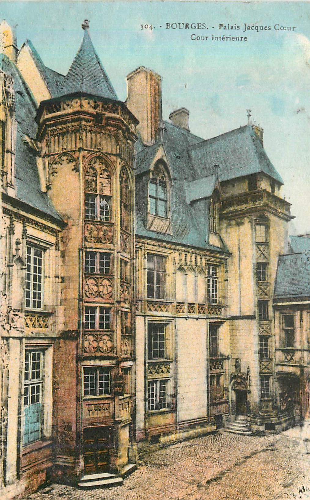 CPA Bourges Palais Jacques Coeur Cour Interieure