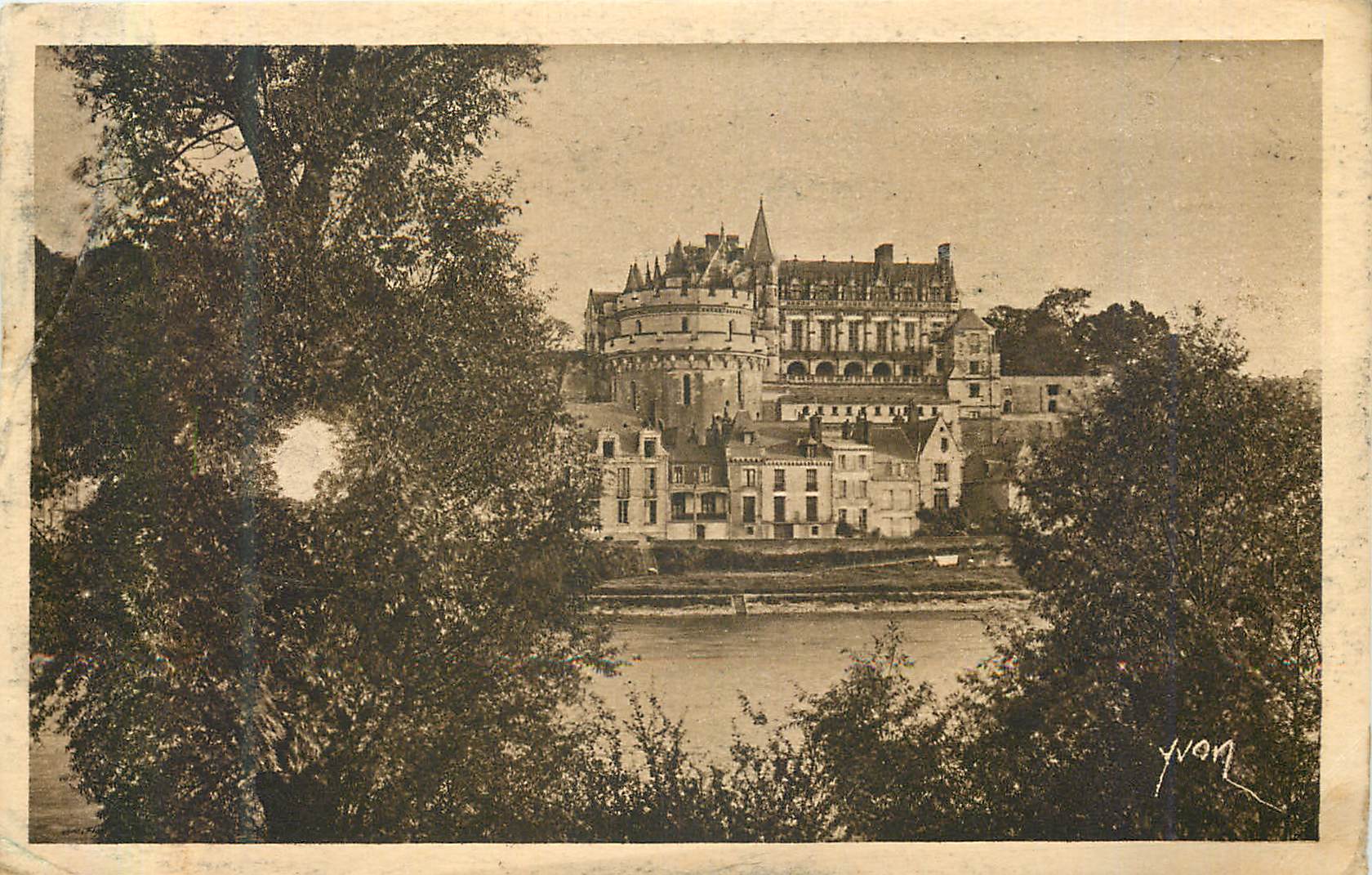 Château d'Amboise — vue des bords de la Loire — Édition d'Art YVON, Paris