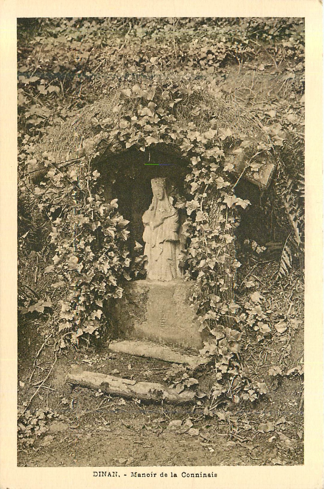 Dinan - Manoir de la Conninais — statue de la Vierge d'Argentaël — Édition M. Pamberun, Dinan