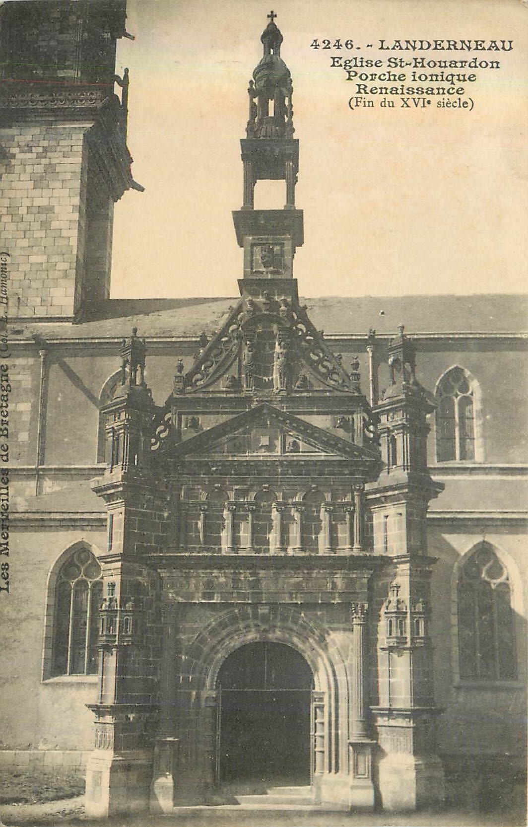 CPA Landerneau Eglise St Houardon Porche Ionique Renaissance (Fin du XVIe Siecle)