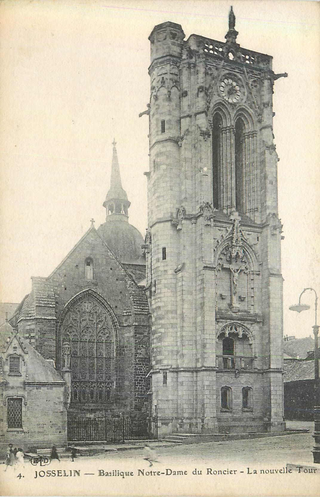 Josselin — Basilique Notre-Dame du Roncier — La nouvelle Tour