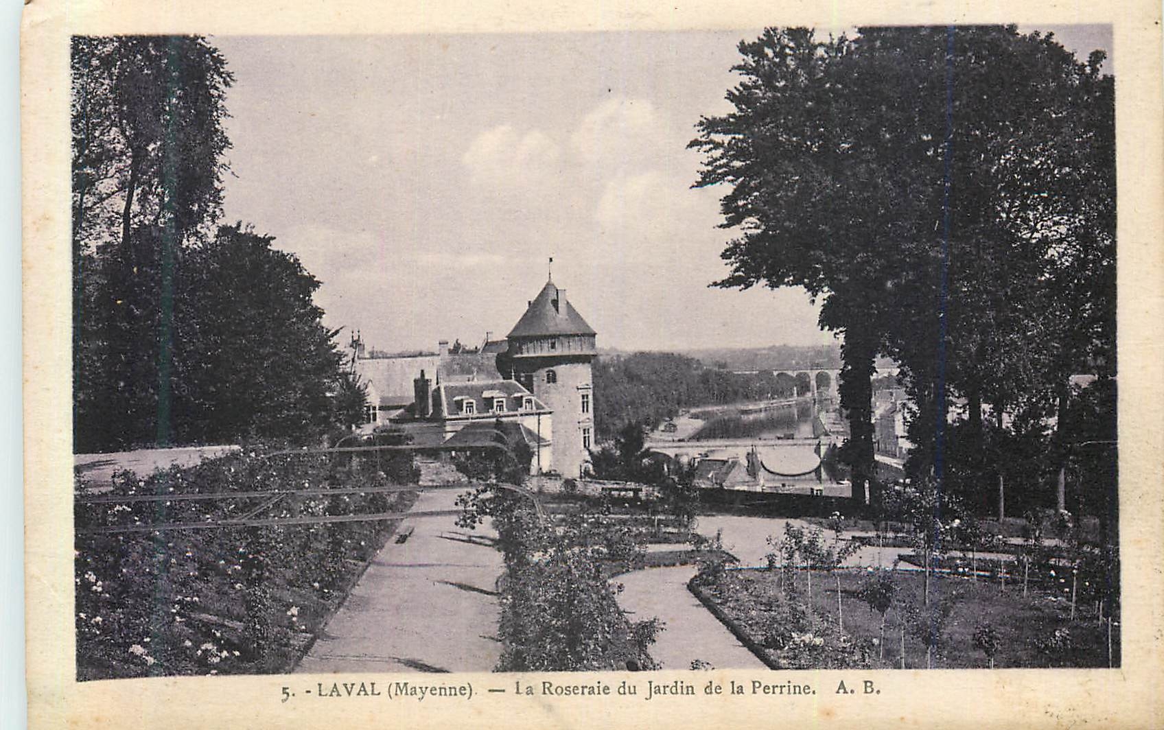 CPA Laval (Mayenne) la Roseraie du Jardin de la Perrine ND