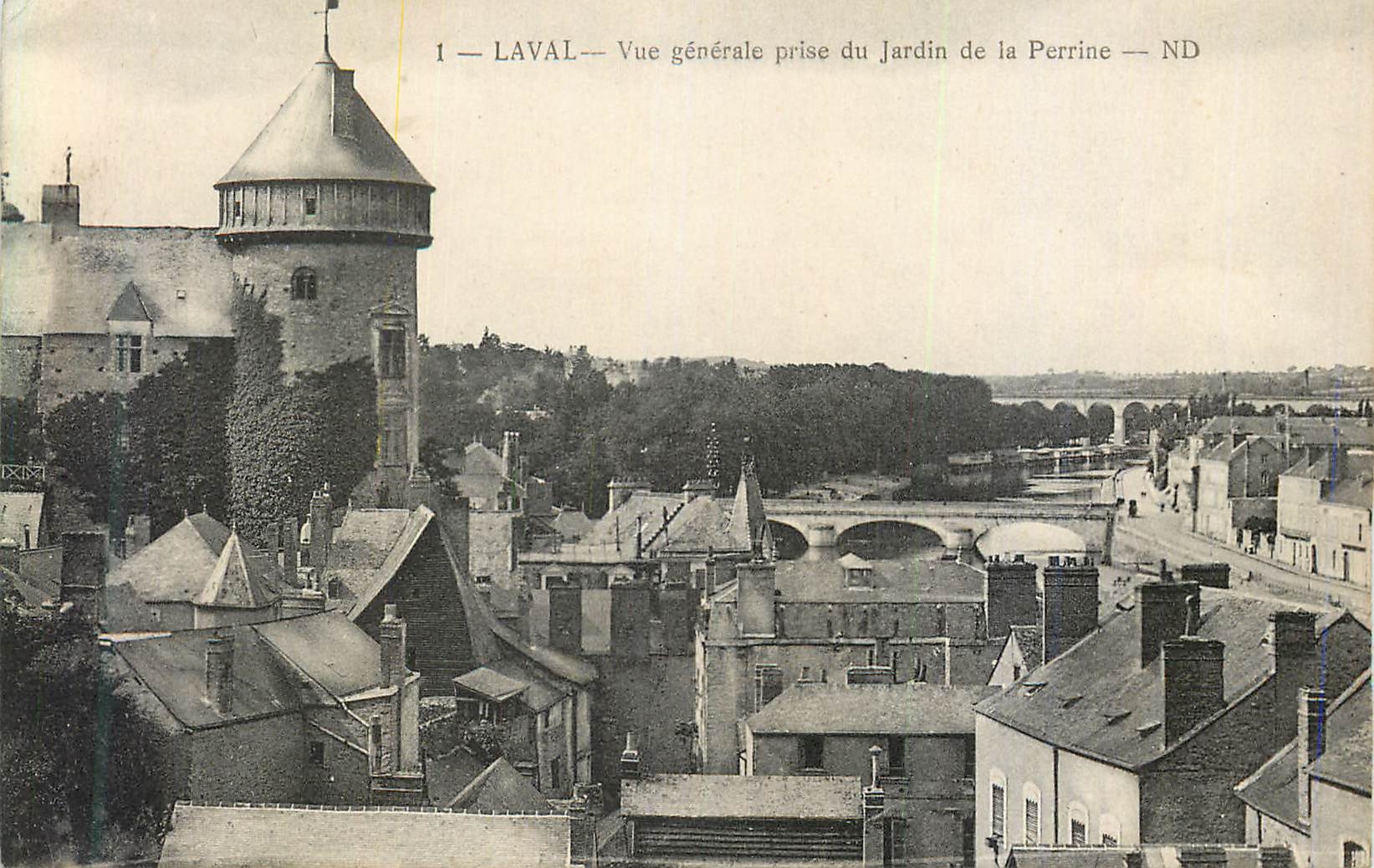 CPA Laval Vue Generale prise du Jardin de la Perrine