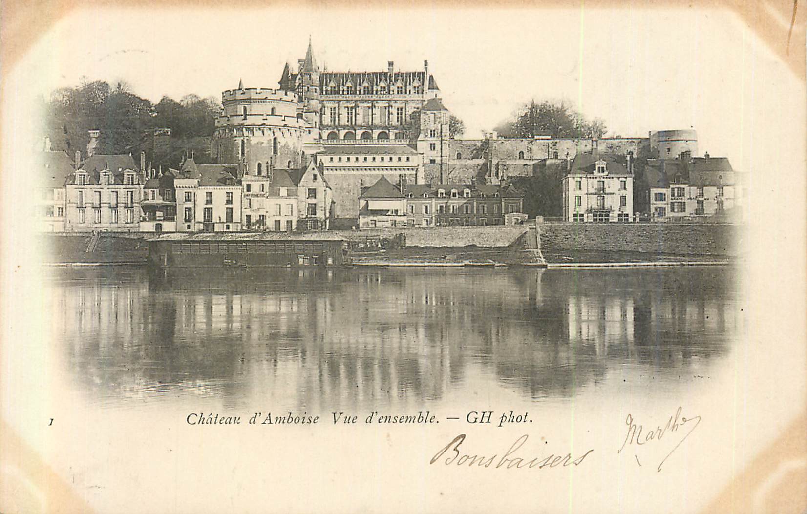 CPA Chateau d'Amboise Vue d'Ensemble (carte 1900)