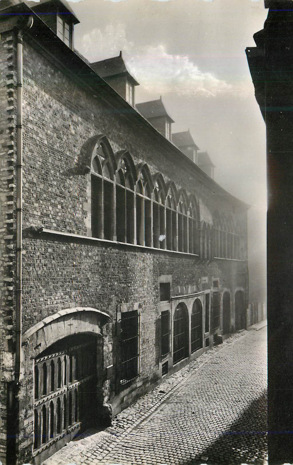 CPA Reims (Marne) Hotel des Comtes de Champagne (XIIIe S) Reims