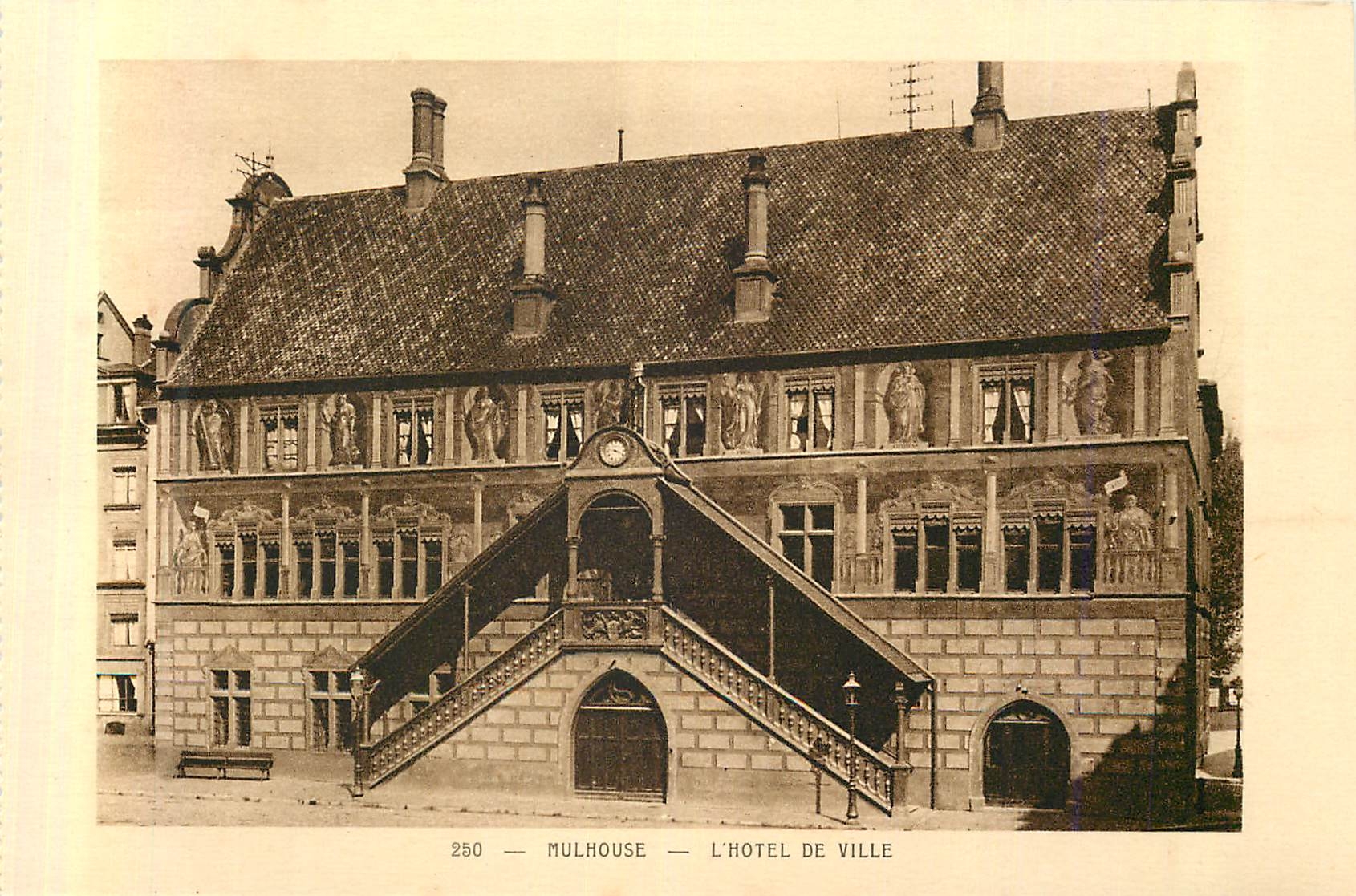 Mulhouse — L'Hôtel de Ville — série 250
