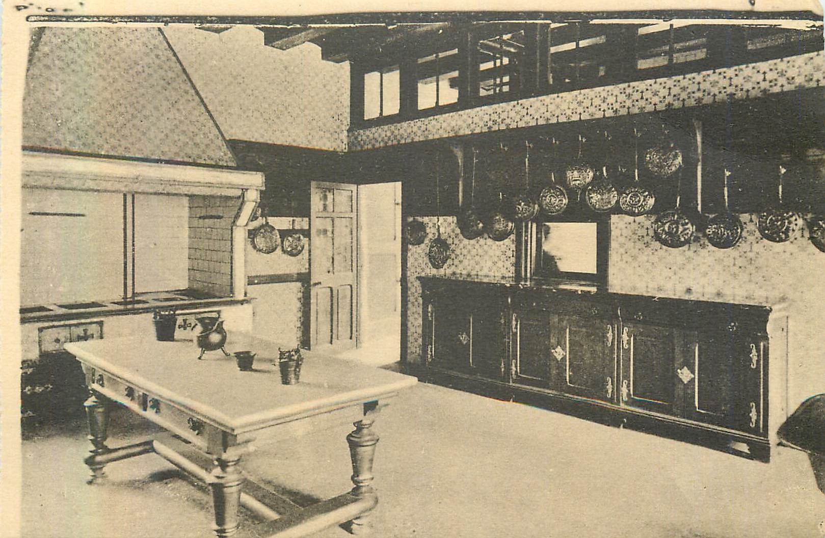 CPA Le Chateau de Keriolet La Cuisine Collection des Bassinoires