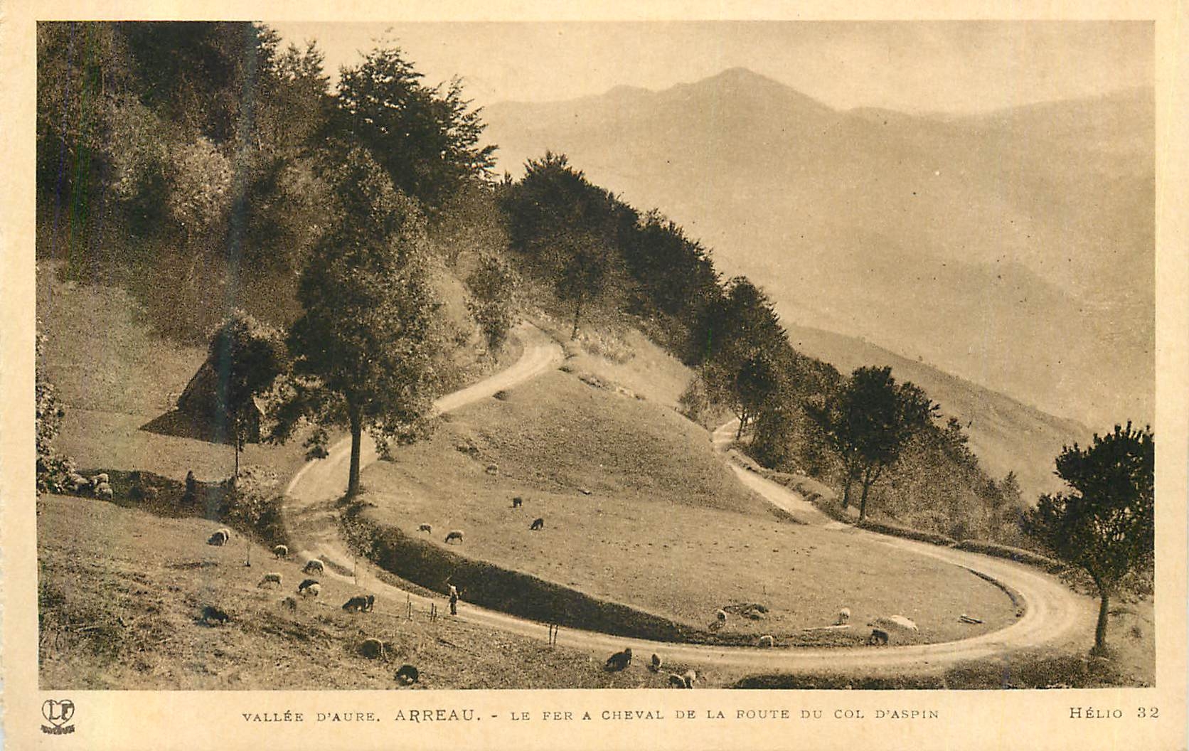 Vallée d'Aure, Arreau - Le Fer à Cheval de la Route du Col d'Aspin — Hélio 32