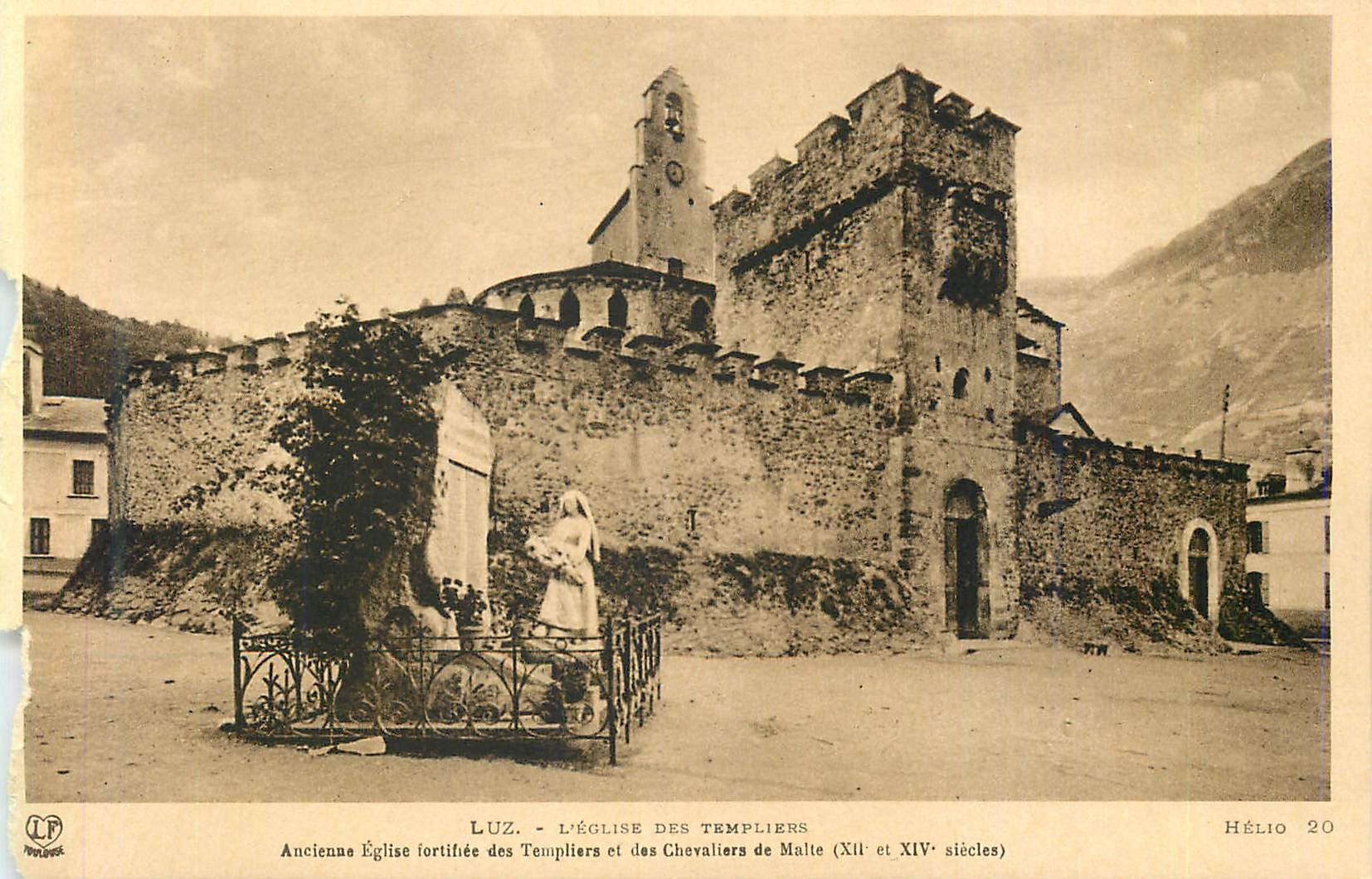 Luz - L'Église des Templiers — Ancienne église fortifiée des Templiers et des Chevaliers de Malte (XIIe et XIVe siècles) — Hélio 20