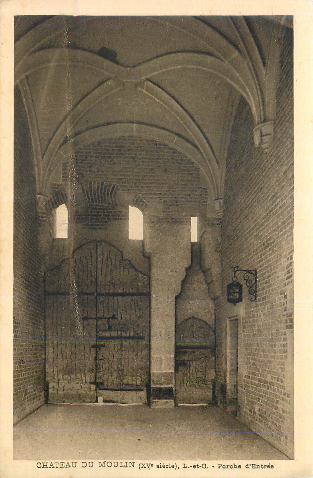 CPA Chateau du Moulin (XVe Siecle) L et C Porche d'Entree