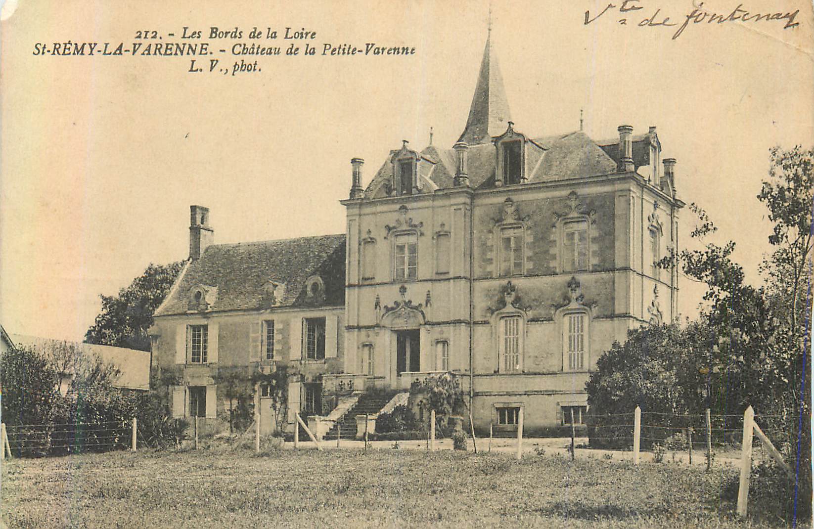 CPA Les Bords de la Loire St Remy la Varenne Chateau de la Petite Varenne