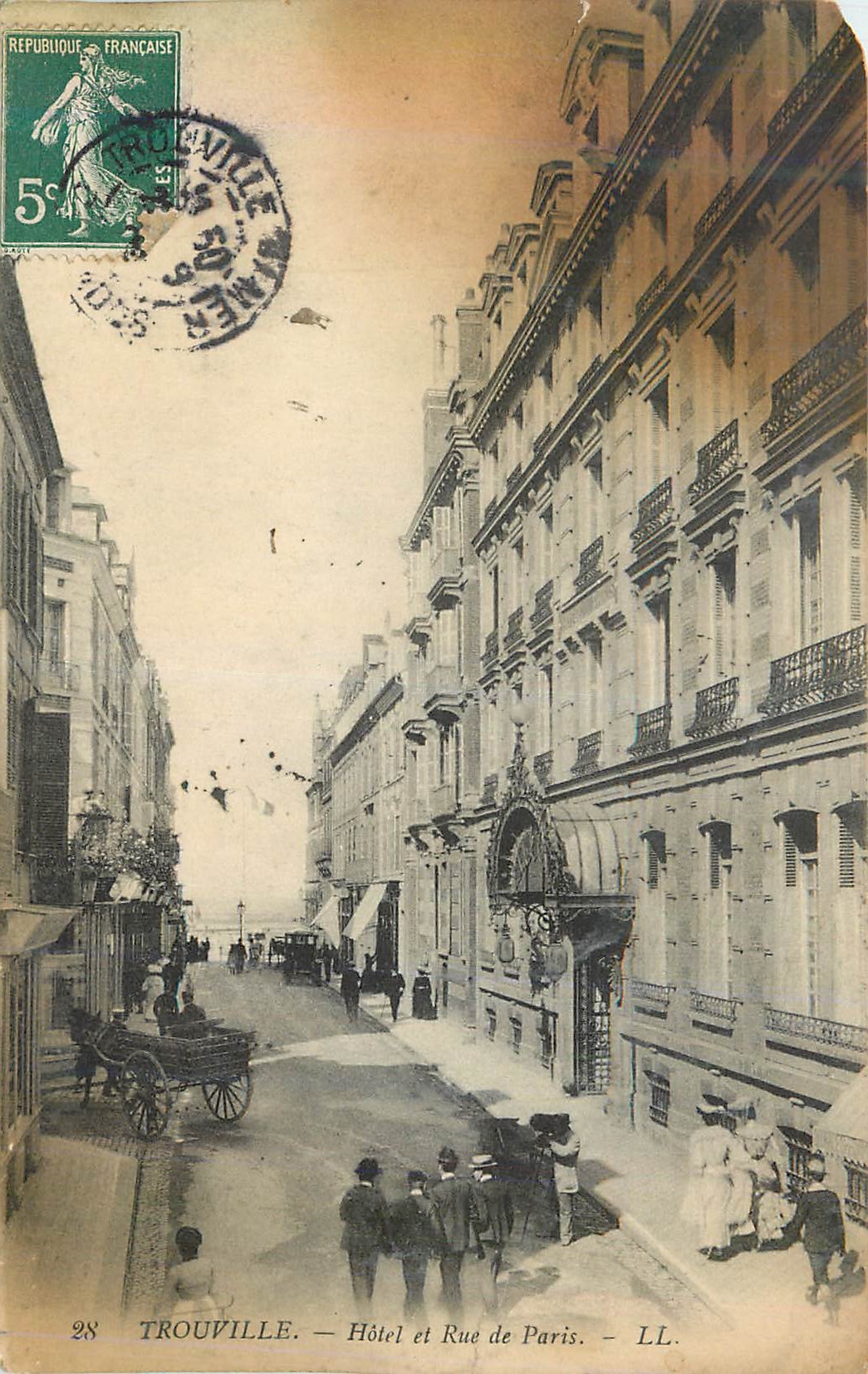 CPA Trouville Hotel et Rue de Paris