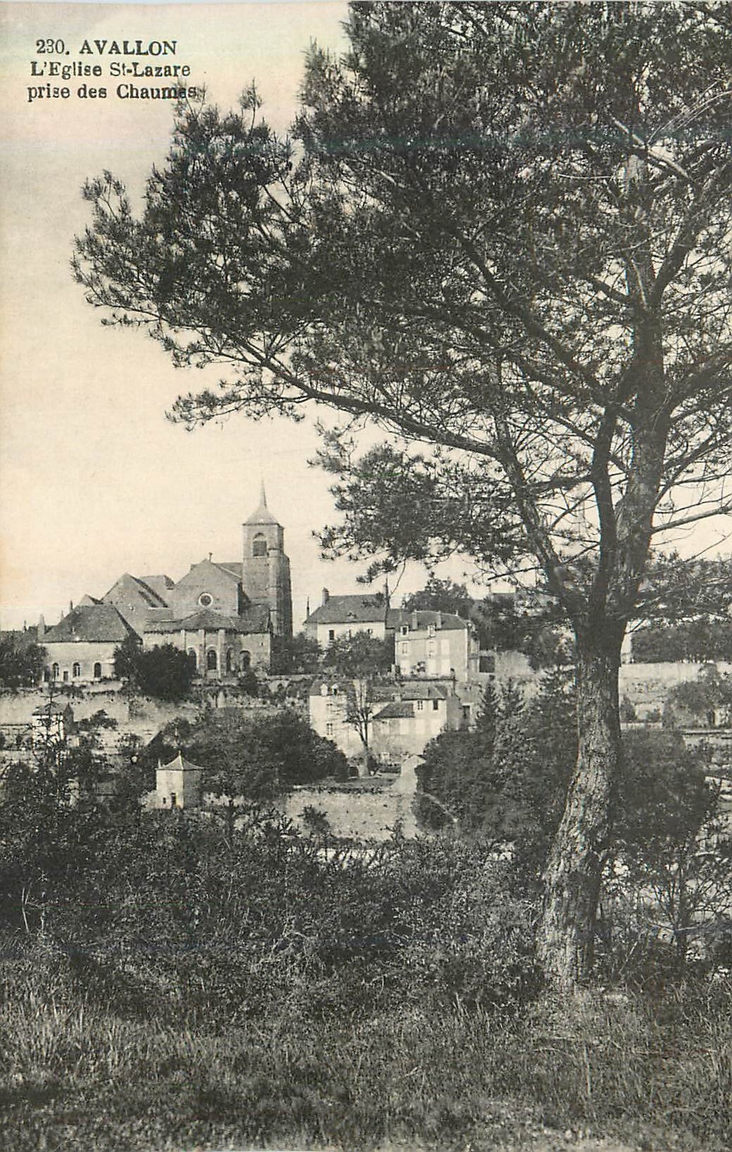 Avallon — L'église Saint-Lazare vue des Chaumes — Librairie Pothain frères, édit., Avallon