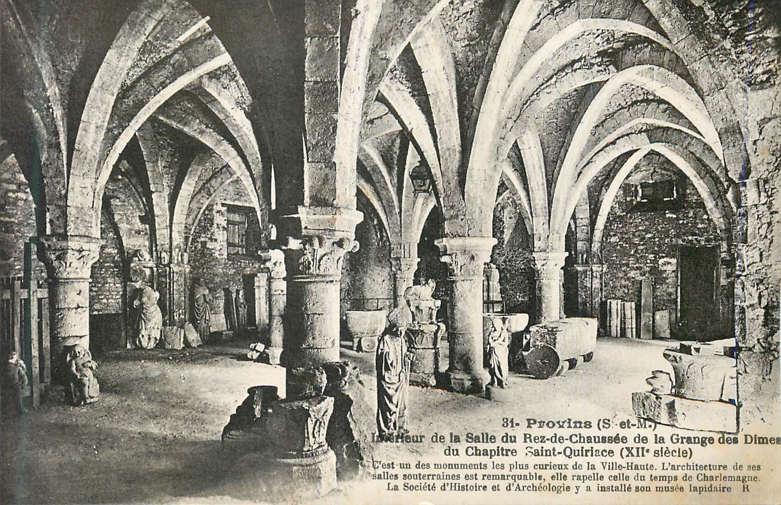 Intérieur de la Salle du Chapitre Saint-Quiriace — Provins (S.-et-M.) — Série 31