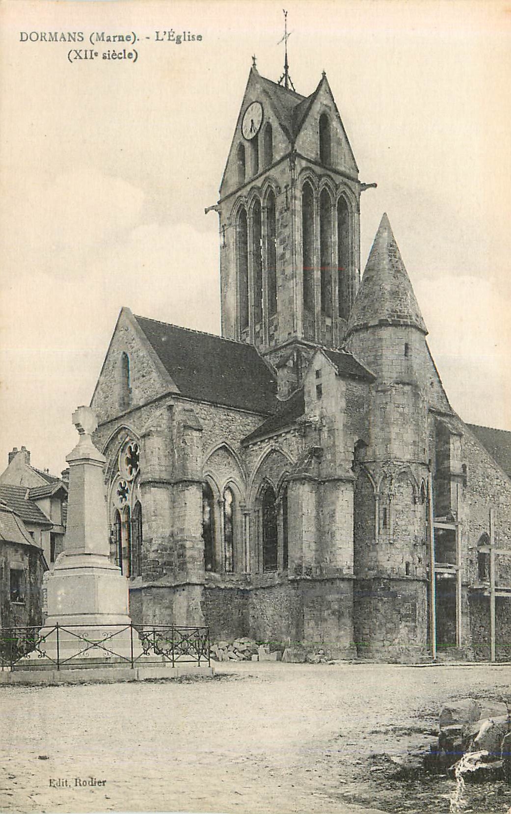 CPA Dormans (Marne) L'Eglise (XIIe Siecle)