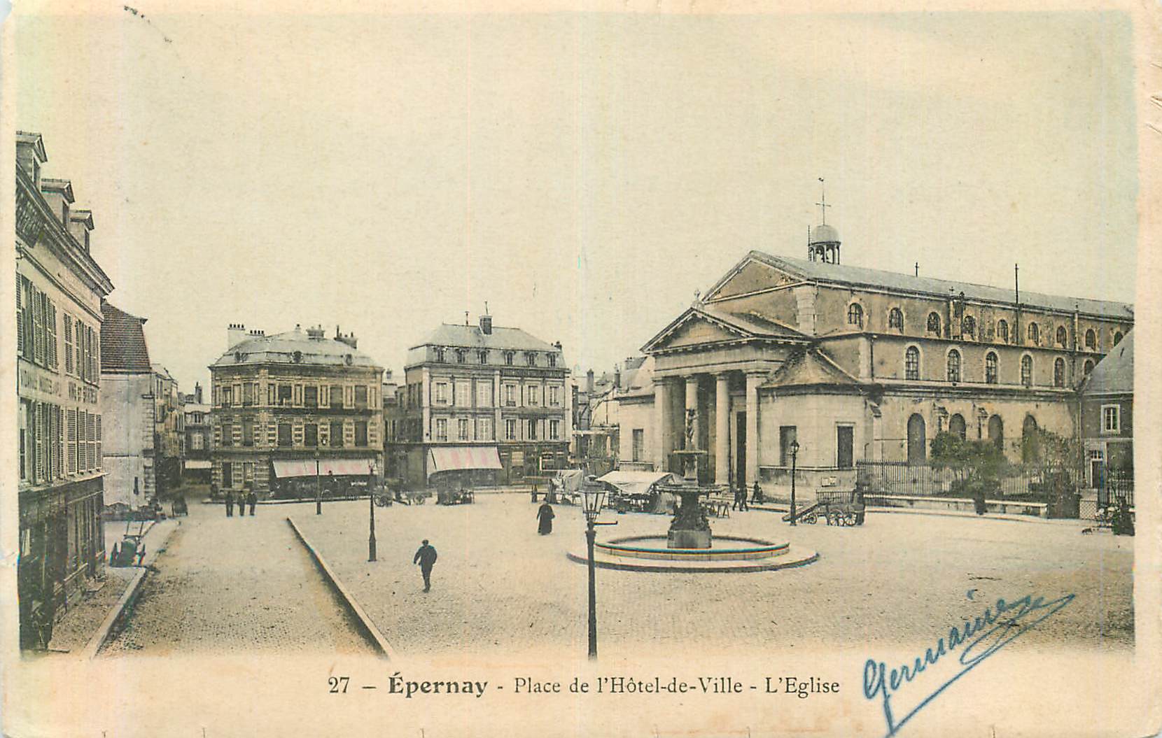 CPA Epernay Place de L'Hotel de Ville L'Eglise