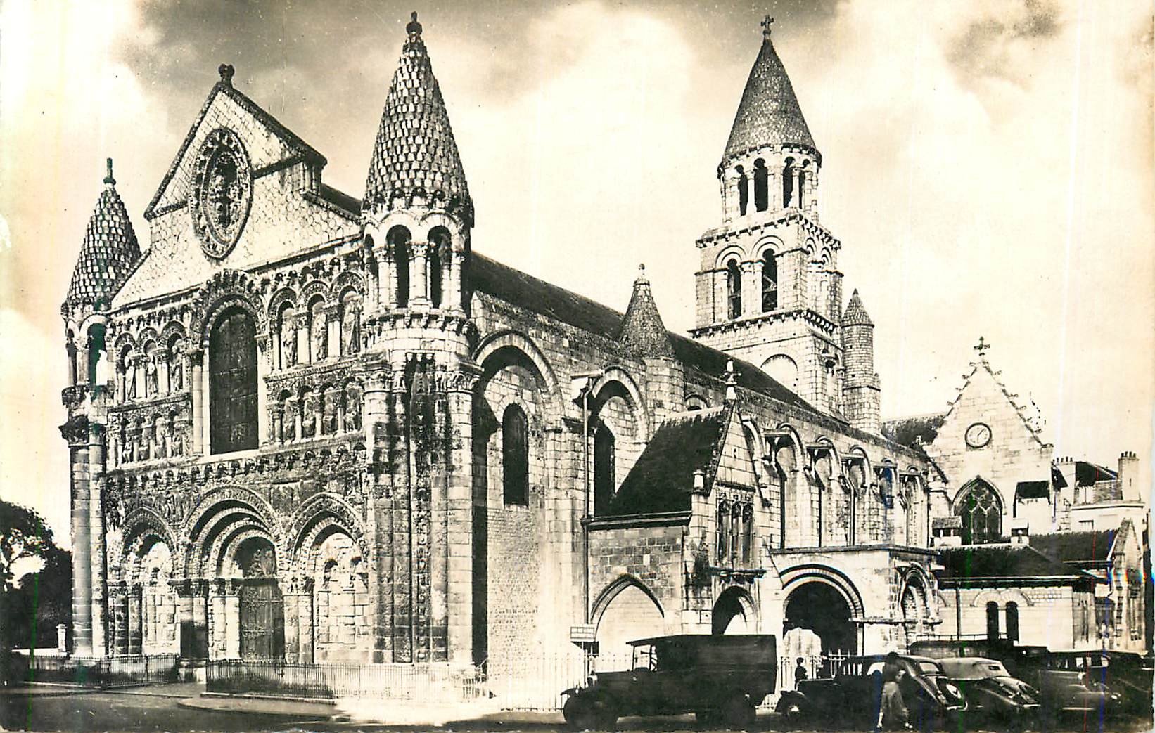 Poitiers — Église Notre-Dame-la-Grande — Éditions du Globe, Paris
