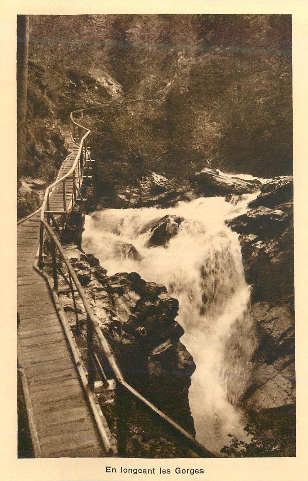CPA Gorges de la Diosaz Une Merveille de la Nature Servoz (alt 814 m) pres Chamonix En Longeant les Gorges