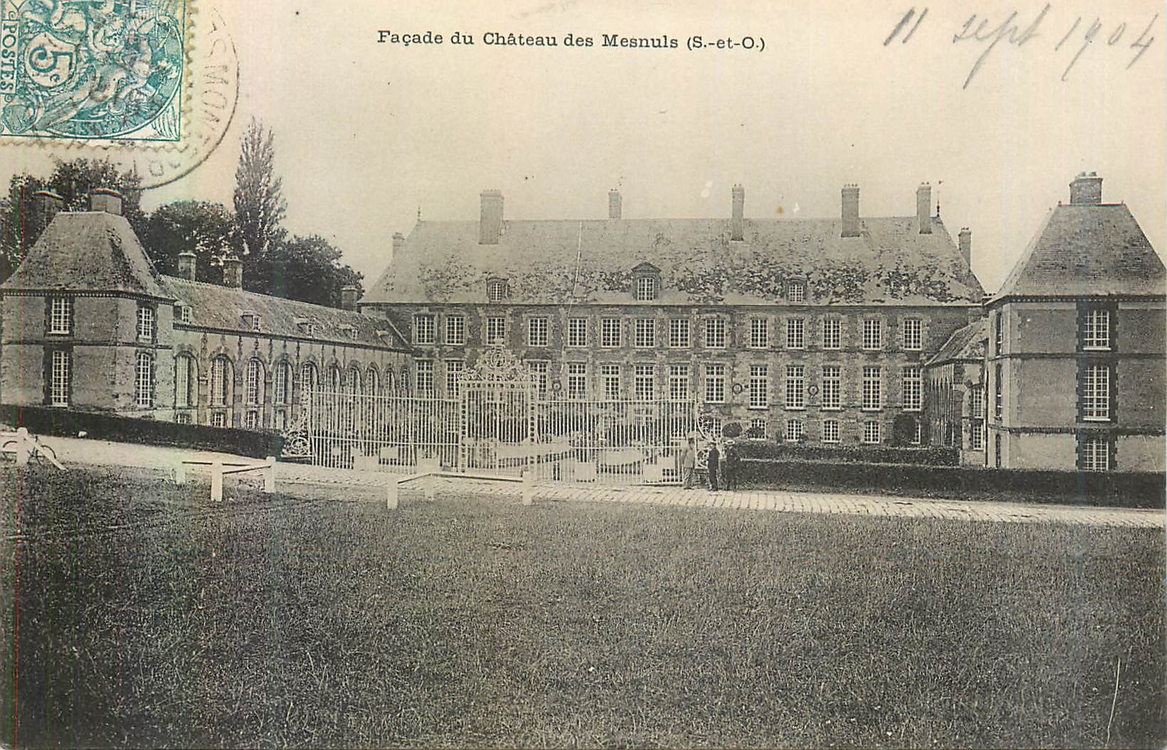 CPA Facade du Chateau des Mesnuls (S et O)