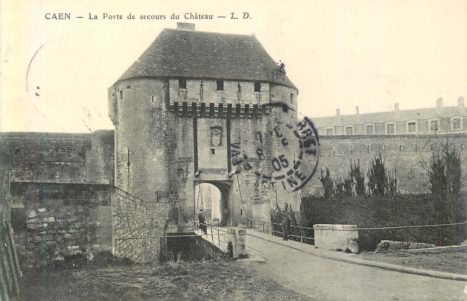 CPA Caen La Porte de Secours du Chateau