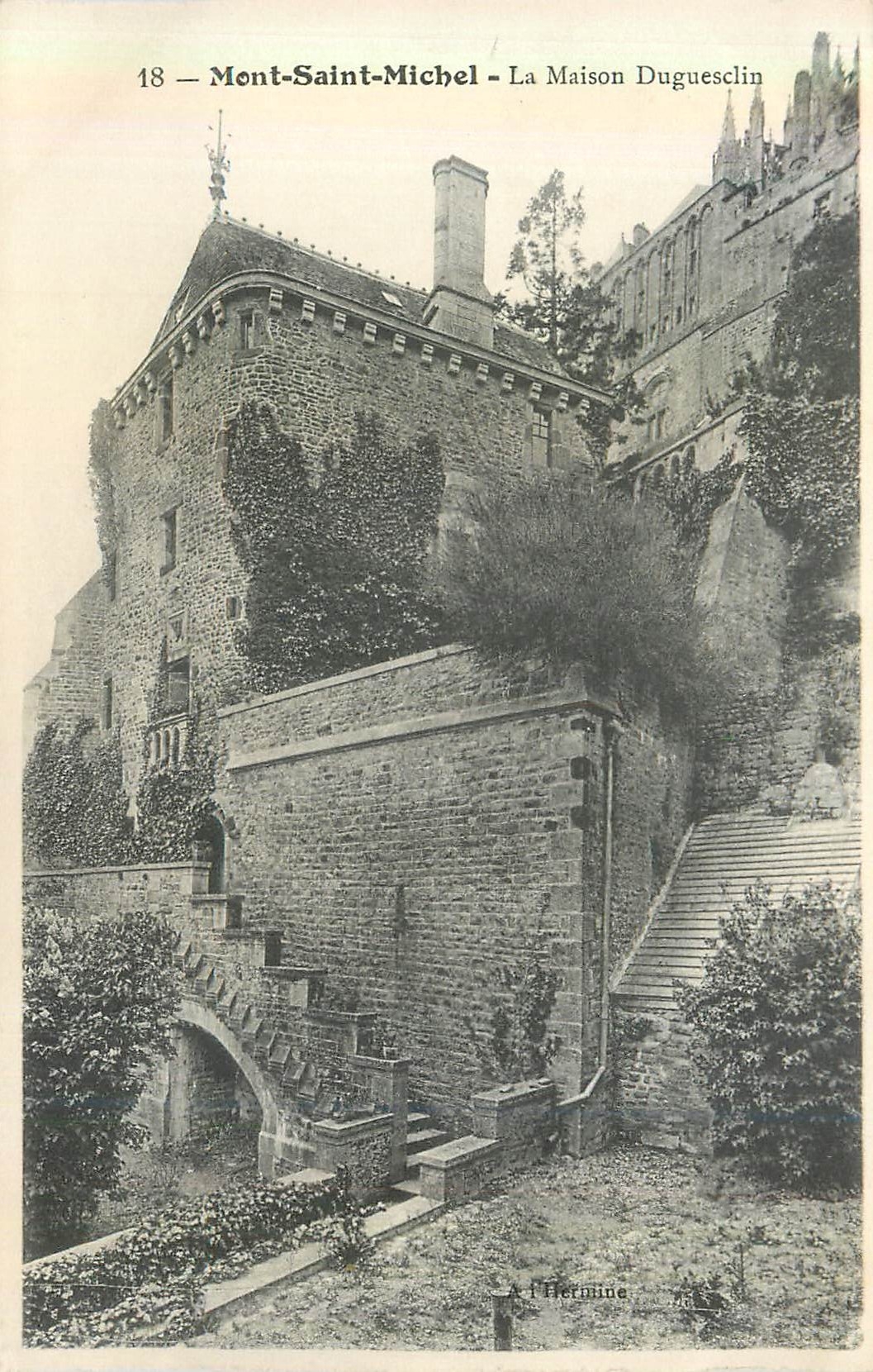 CPA Mont Saint Michel La Maison Duguesclin
