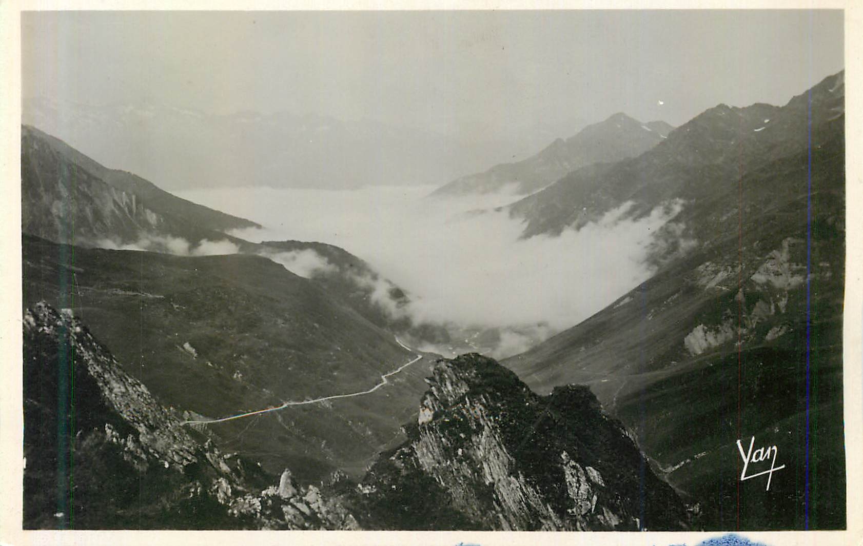 CPM La Vallee de Bareges vue de la Route du Pic du Midi