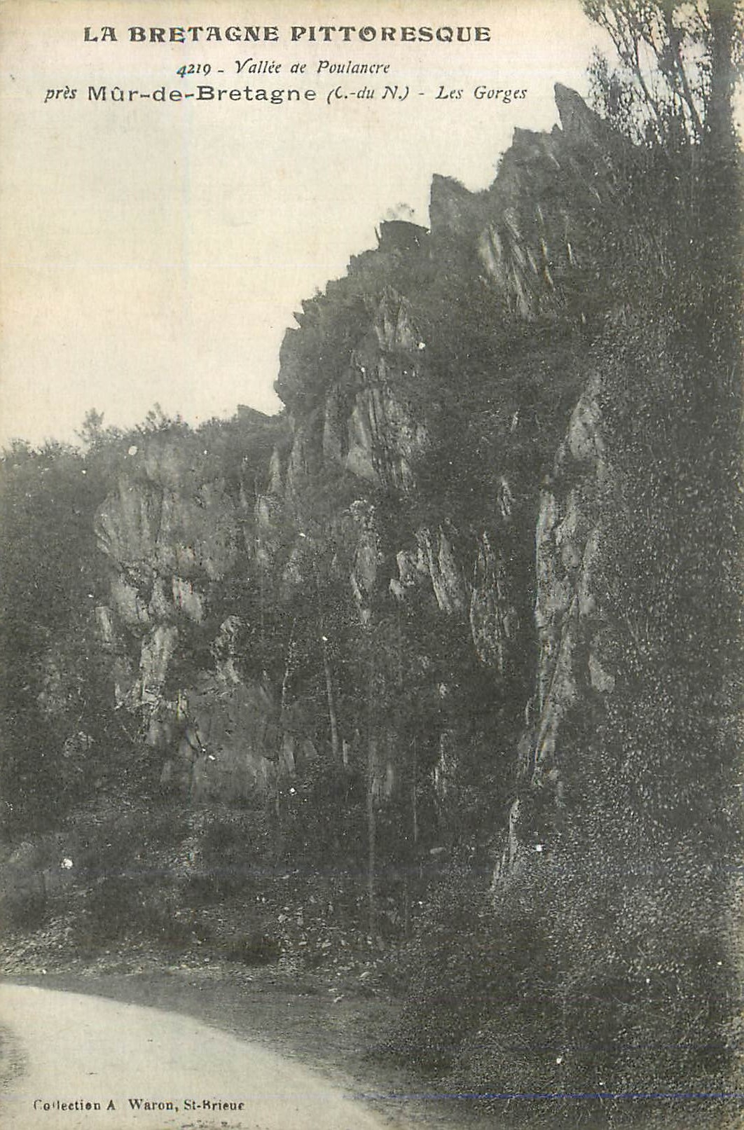 CPA Vallee de Poulancre pres Mur de Bretagne (C du N) La Bretagne Pittoresque Les Gorges