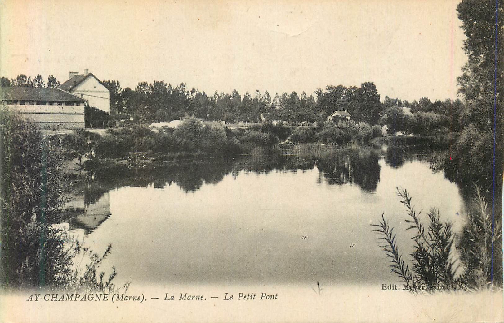 CPA Ay Champagne (Marne) La Marne Le Petit Pont