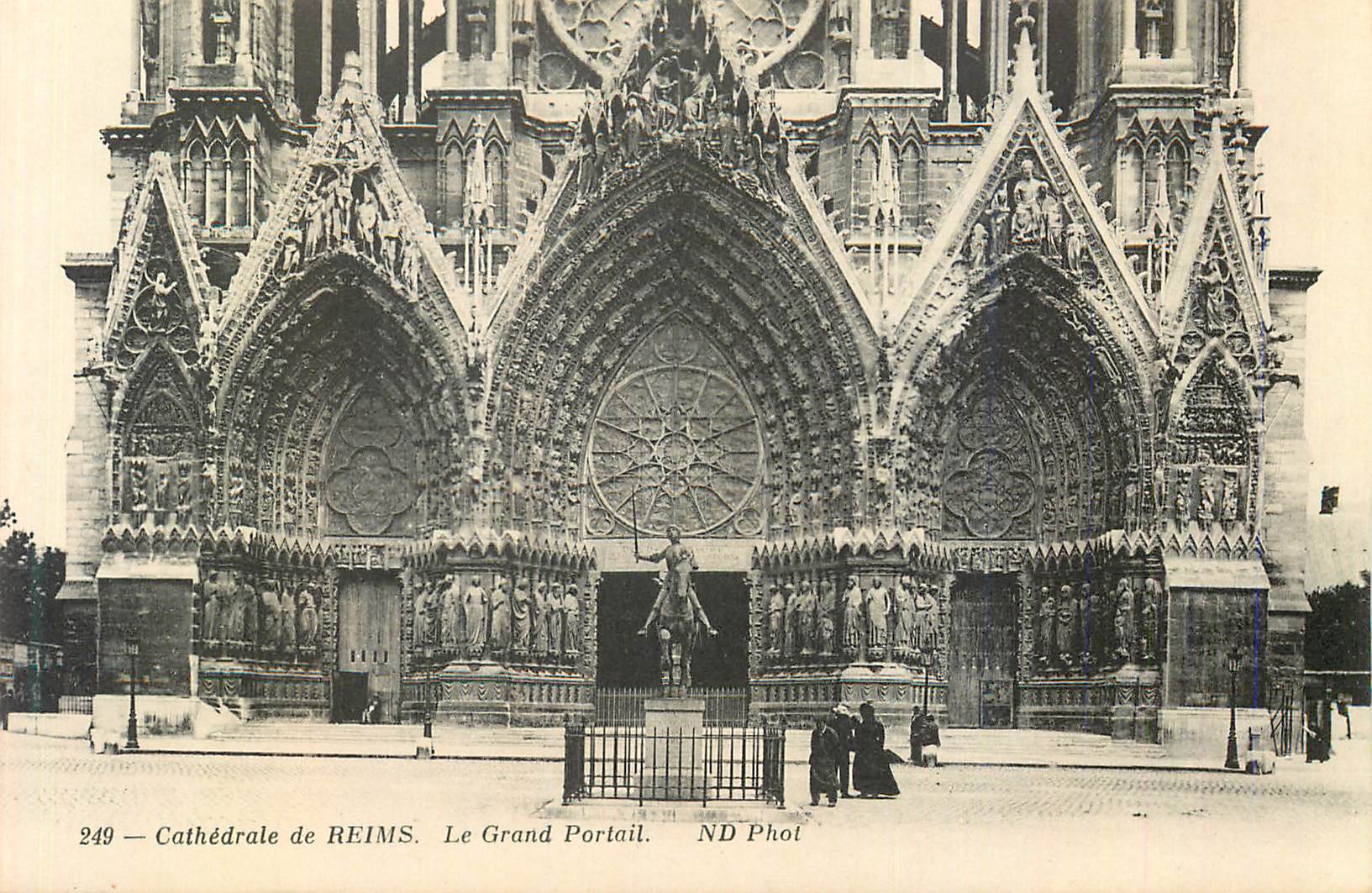 Cathédrale de REIMS — Le Grand Portail — ND Phot, n° 249