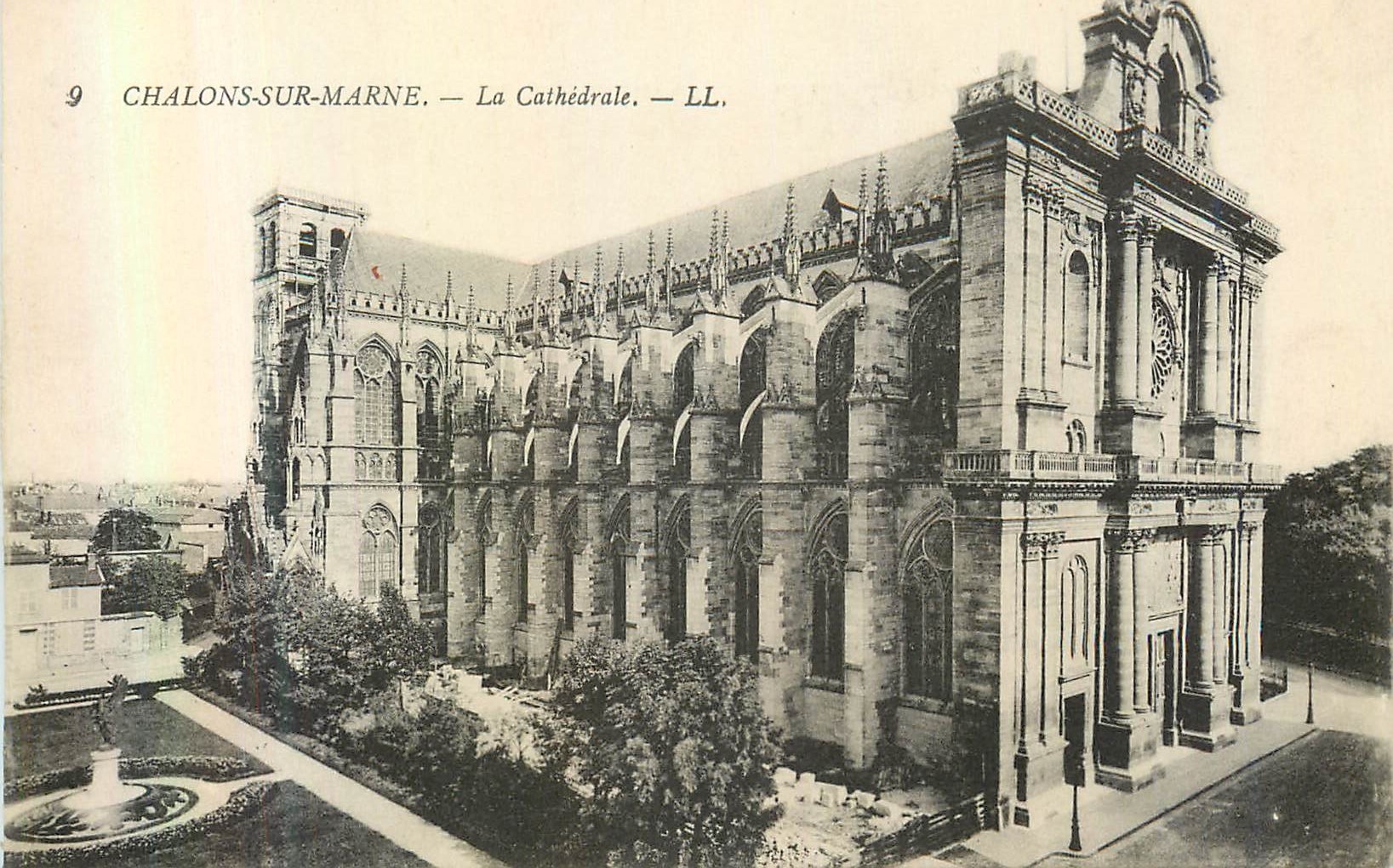 CPA Chalons sur Marne La Cathedrale